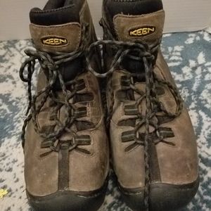 Keen steel toe hiking boots